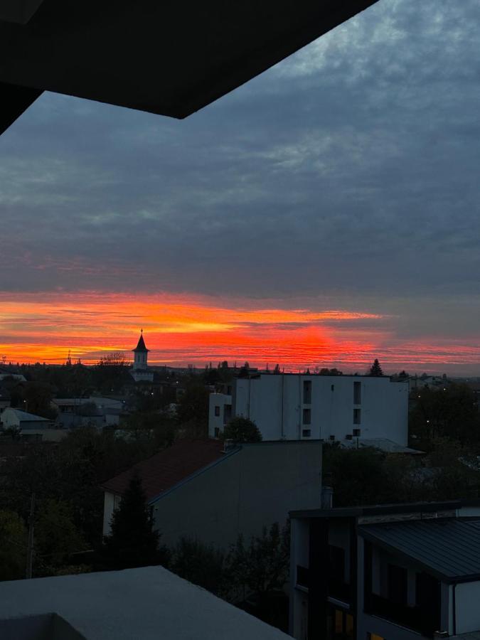 Sunset View Bucharest Appartement Buitenkant foto